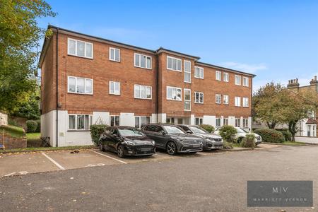 1 bedroom Flat for sale in Crunden Road, South Croydon