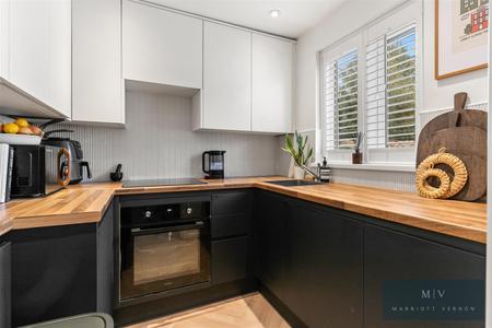 1 bedroom Flat for sale in Crunden Road, South Croydon