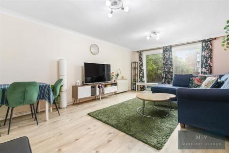 2 bedroom Flat for sale in Park Hill Road, Croydon