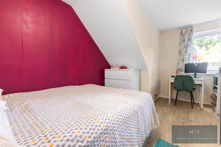 2 bedroom Flat for sale in Park Hill Road, Croydon