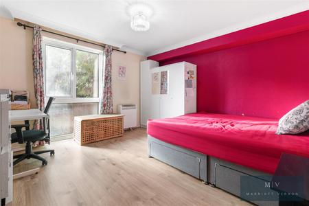 2 bedroom Flat for sale in Park Hill Road, Croydon