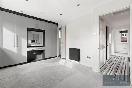 4 bedroom Detached house to let in Blossom Close, South Croydon