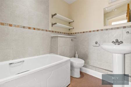 4 bedroom End of terrace house for sale in Oval Road, Croydon