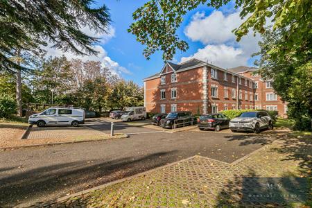 2 bedroom Flat for sale in Haling Park Road, South Croydon