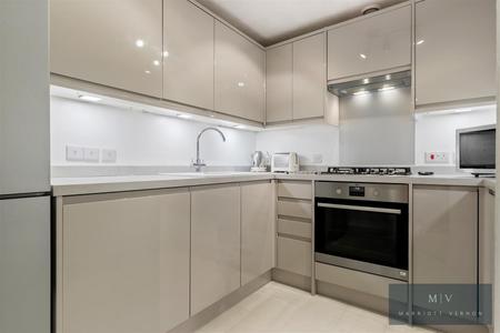 2 bedroom Flat for sale in Haling Park Road, South Croydon
