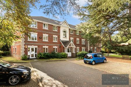 2 bedroom Flat for sale in Haling Park Road, South Croydon