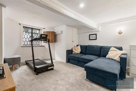 2 bedroom Flat for sale in Campden Road, South Croydon