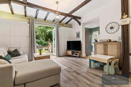 2 bedroom Flat for sale in Campden Road, South Croydon