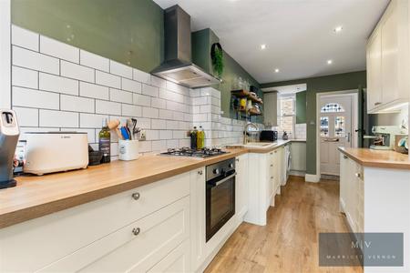 2 bedroom Flat for sale in Campden Road, South Croydon