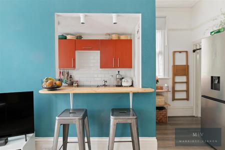 1 bedroom Flat for sale in St. Augustines Avenue, South Croydon
