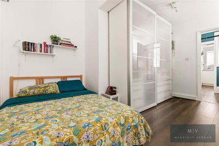 1 bedroom Flat for sale in St. Augustines Avenue, South Croydon