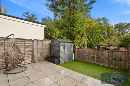 1 bedroom Flat for sale in St. Augustines Avenue, South Croydon