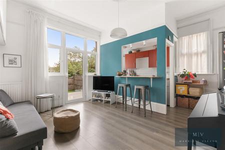 1 bedroom Flat for sale in St. Augustines Avenue, South Croydon