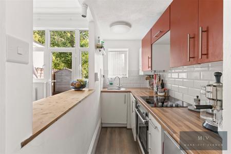 1 bedroom Flat for sale in St. Augustines Avenue, South Croydon