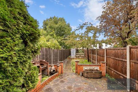 2 bedroom Terraced House for sale in Jarvis Road, South Croydon