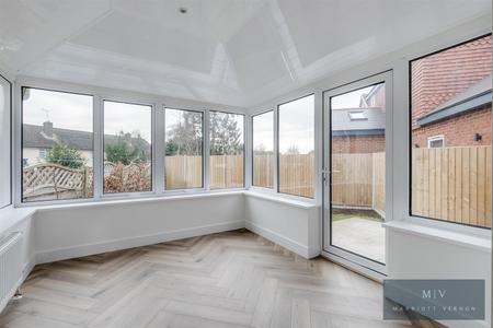 3 bedroom Semi-detached house for sale in Chelsham Road, Warlingham