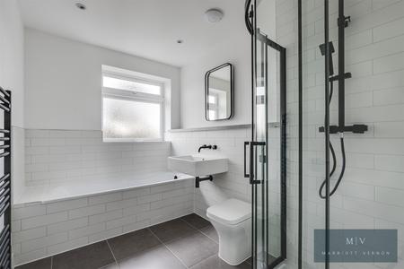 3 bedroom Semi-detached house for sale in Chelsham Road, Warlingham