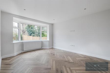 3 bedroom Semi-detached house for sale in Chelsham Road, Warlingham
