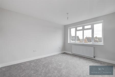 3 bedroom Semi-detached house for sale in Chelsham Road, Warlingham