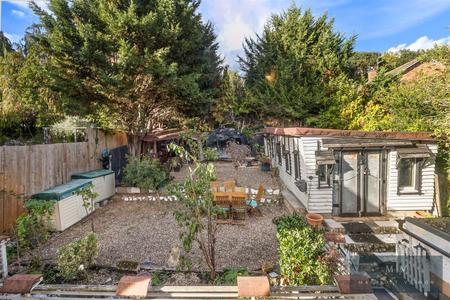 4 bedroom Link detached house for sale in Roxton Gardens, Croydon