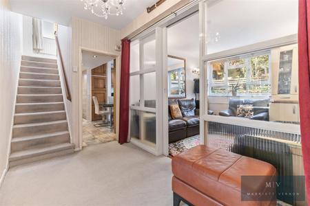 4 bedroom Link detached house for sale in Roxton Gardens, Croydon