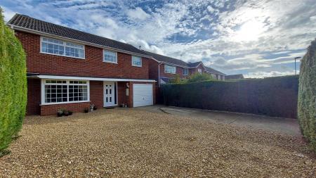 Broadlands Avenue, Bourne