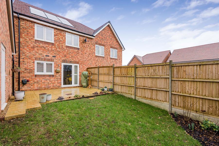 Coronation Avenue, Cuffley