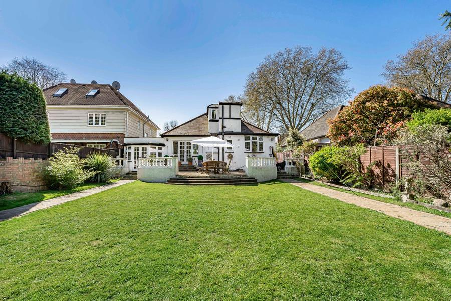 Park Avenue, Enfield