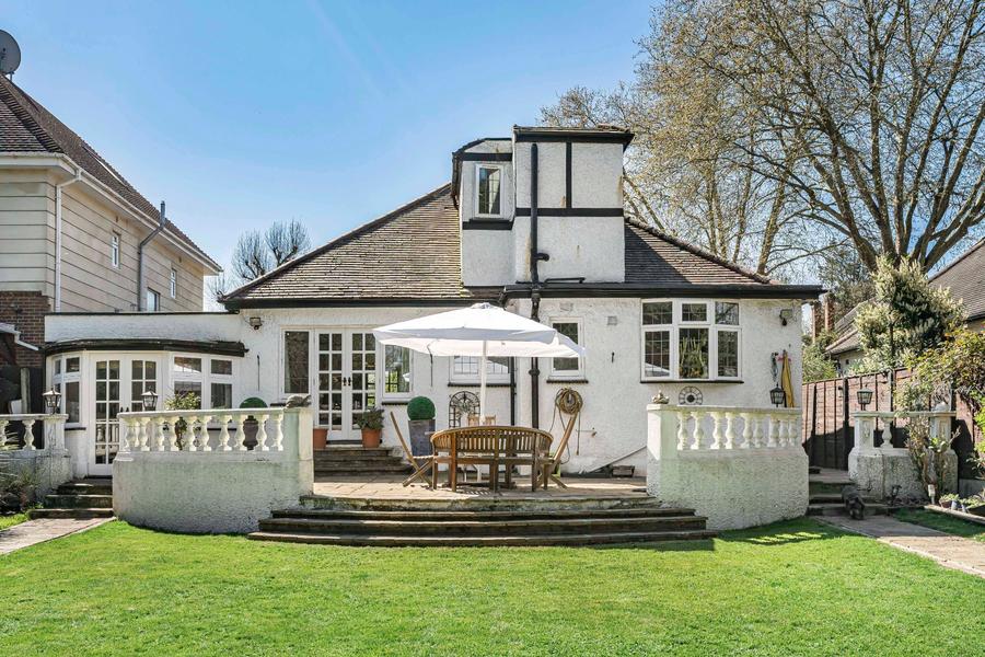 Park Avenue, Enfield