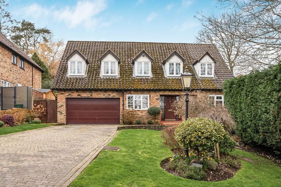Bradgate Close, Cuffley