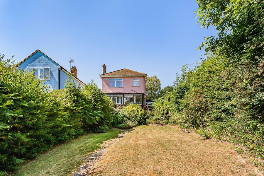 Sutherland Avenue, Cuffley