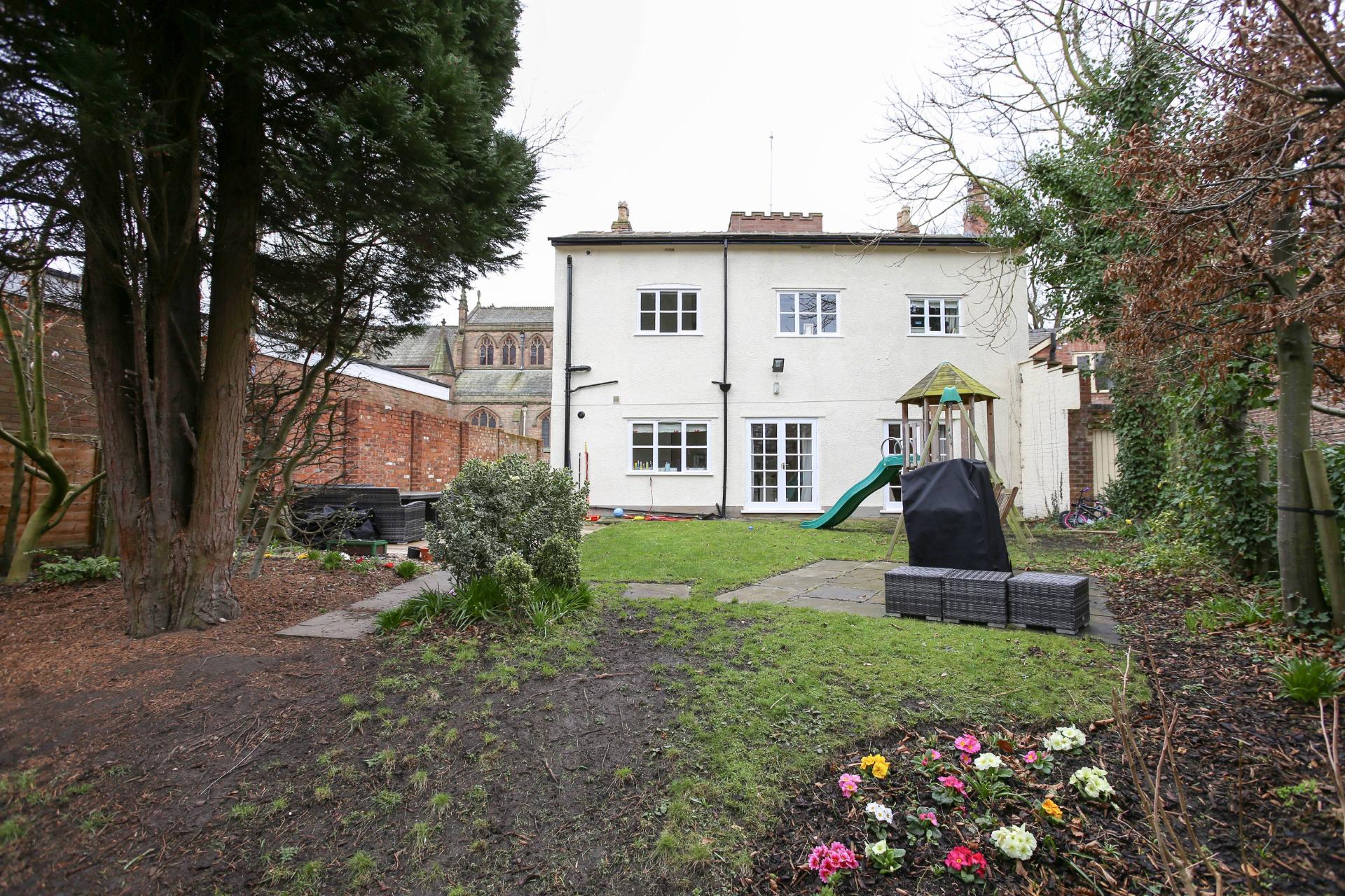 Northenden, Manchester, M22