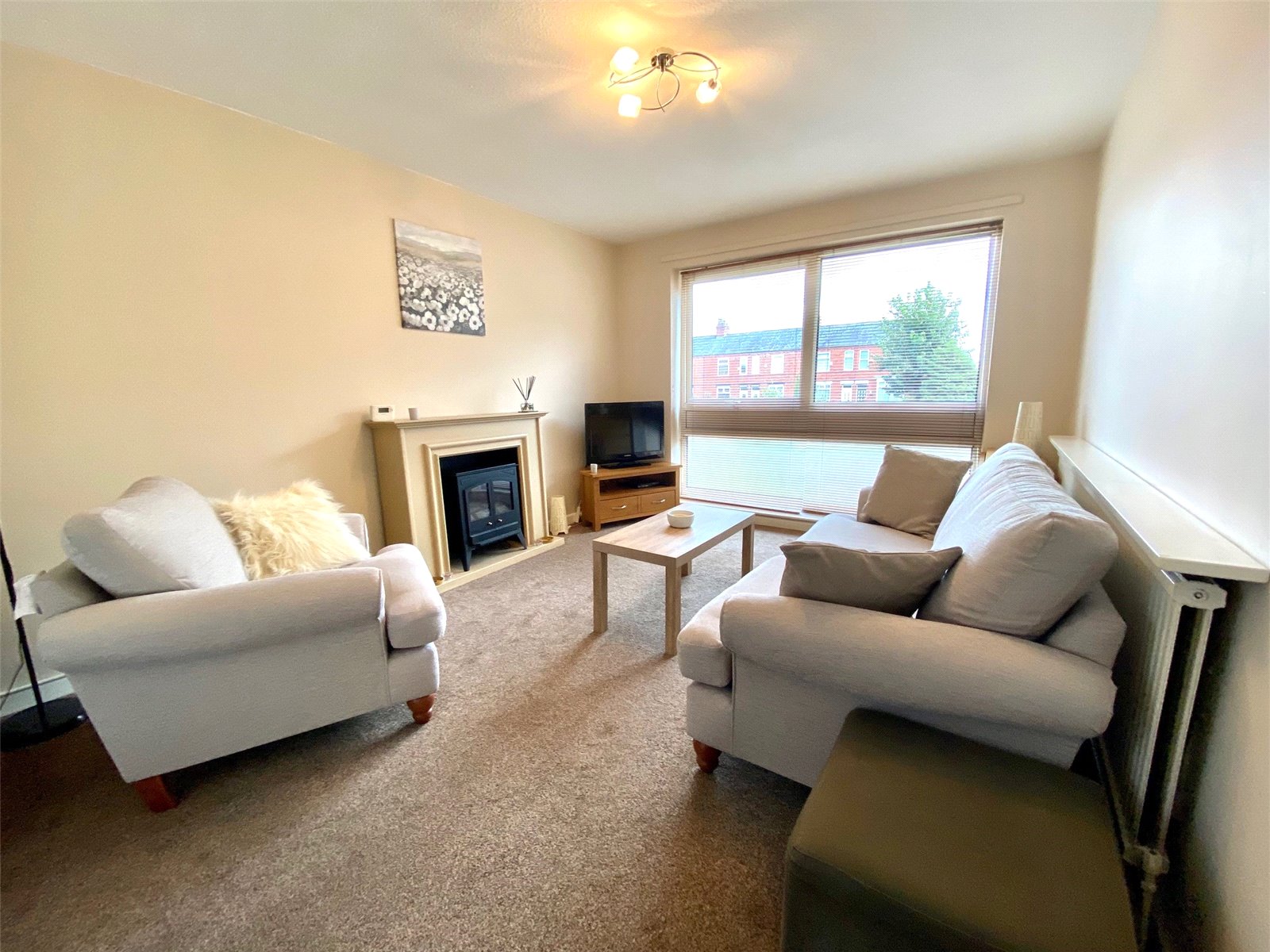 Kensington Grove, Denton, M34