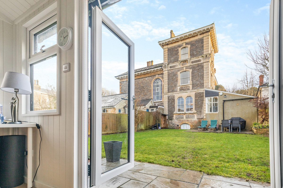 Semi-Detached House for sale with 3 bedrooms, Albert Road, Clevedon ...