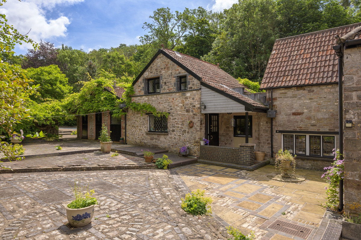 Detached House For Sale With 5 Bedrooms Plunder Street Cleeve Fine 
