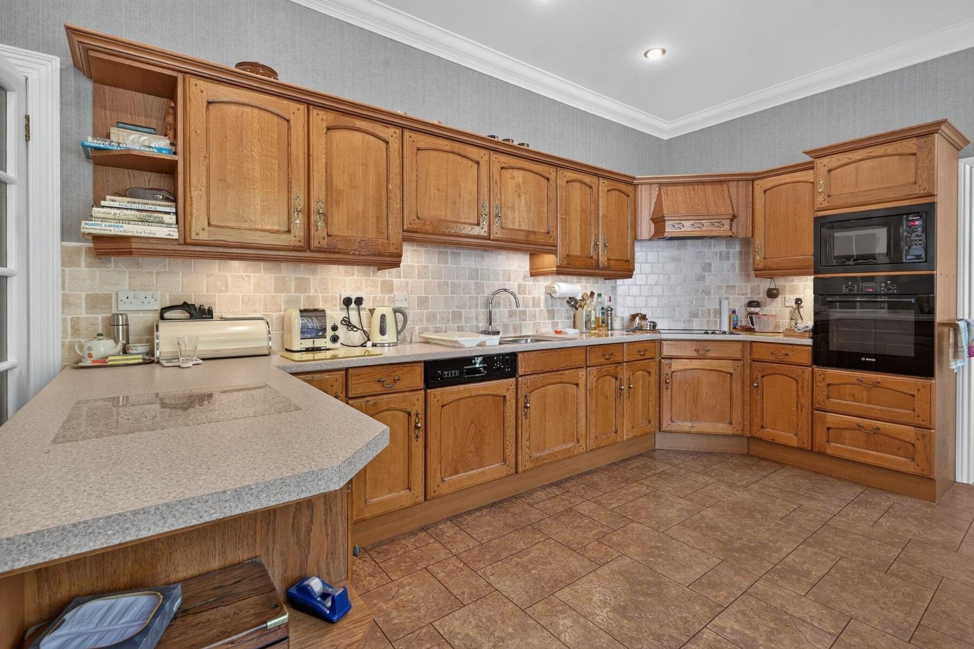 Character Property for sale with 5 bedrooms, Llanbadarn Road ...