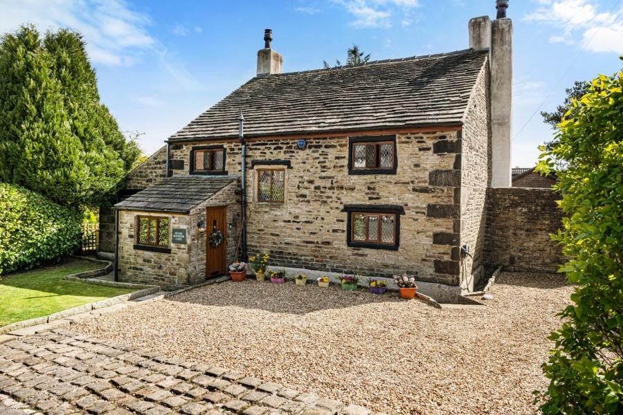 Higher Makinson Farm