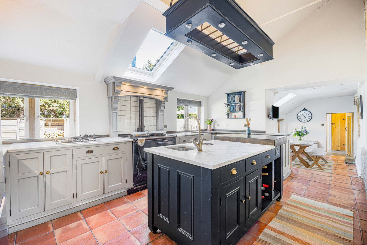Cottage for sale with 4 bedrooms, Gretton, Cheltenham | Fine & Country
