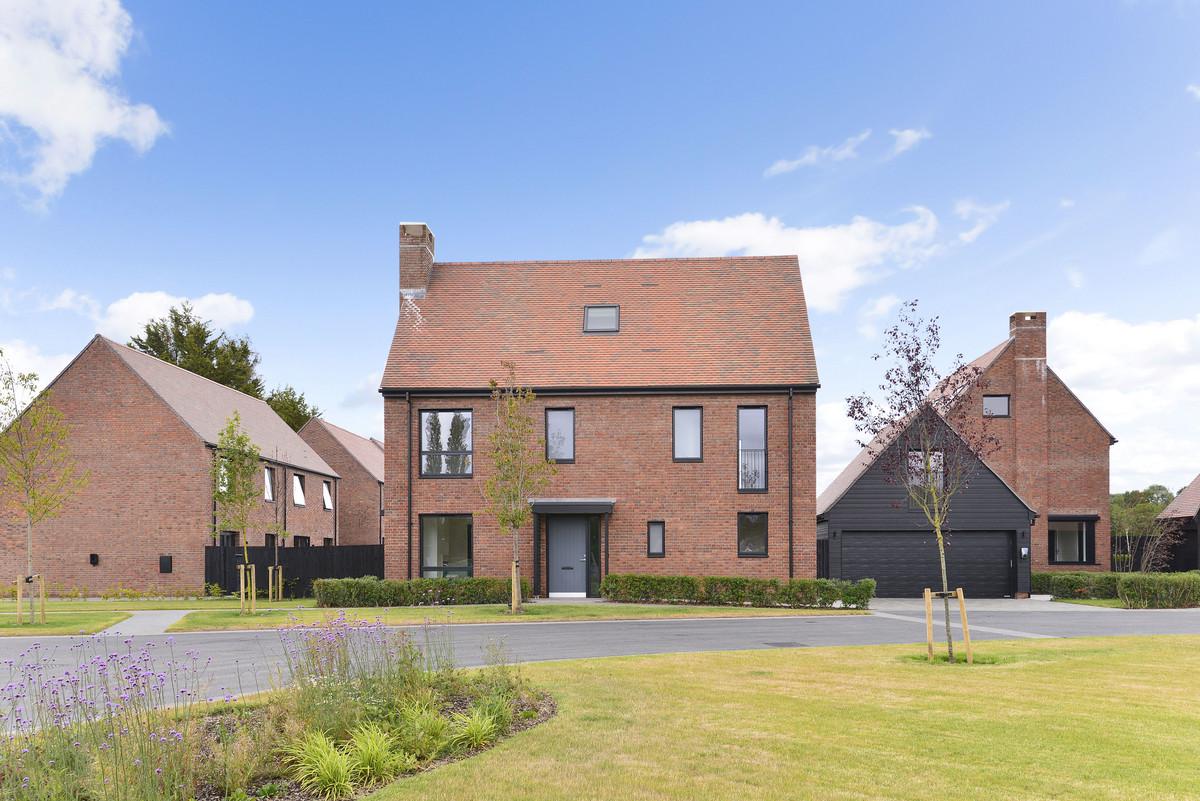 8 Rd 6893 Detached House for sale with 4 bedrooms, Horsham Road Alfold, Cranleigh ...