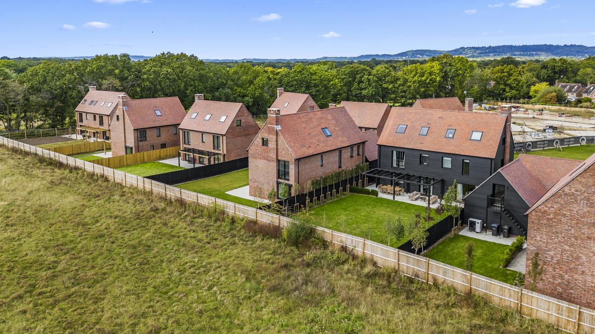 8 Rd 6893 Detached House for sale with 4 bedrooms, Horsham Road Alfold, Cranleigh ...