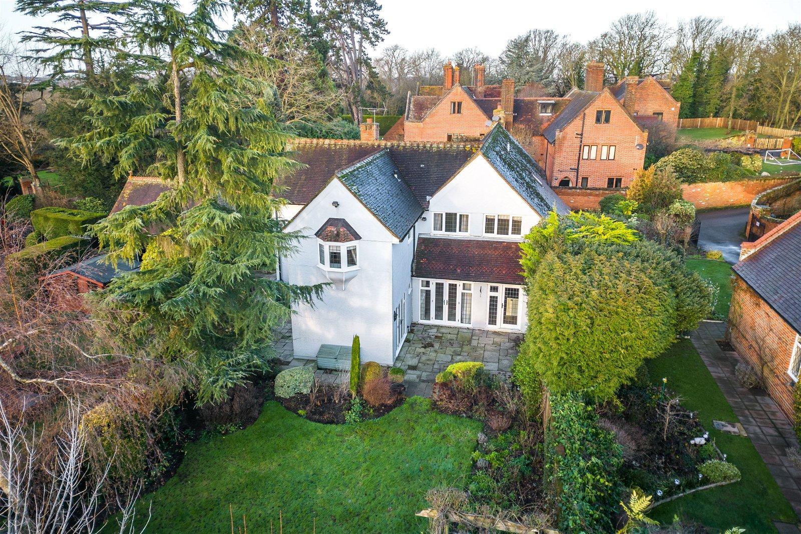 Semi-Detached House for sale with 4 bedrooms, 
