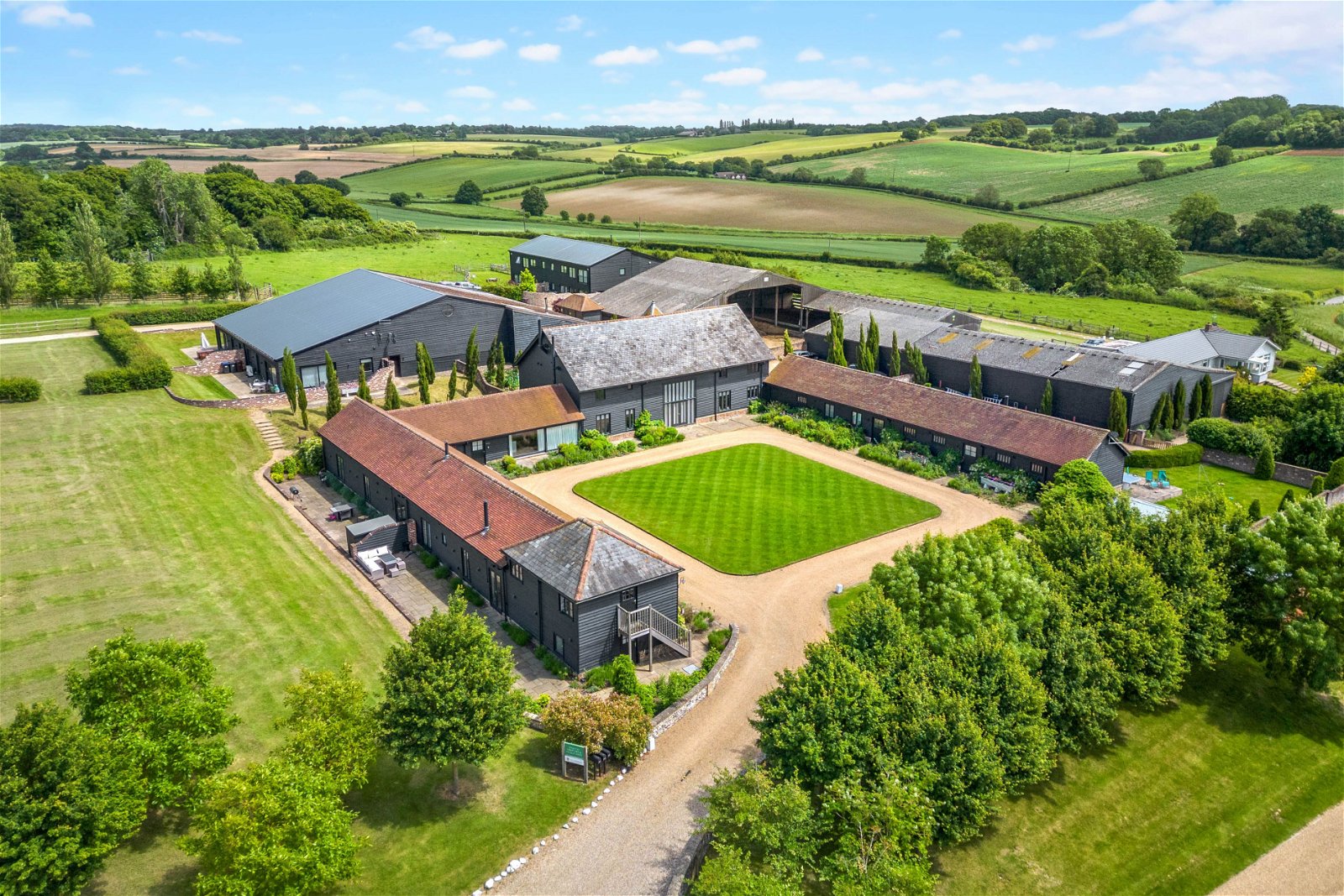 Barn Conversion to rent with 6 bedrooms, Dane End, Ware | Fine & Country