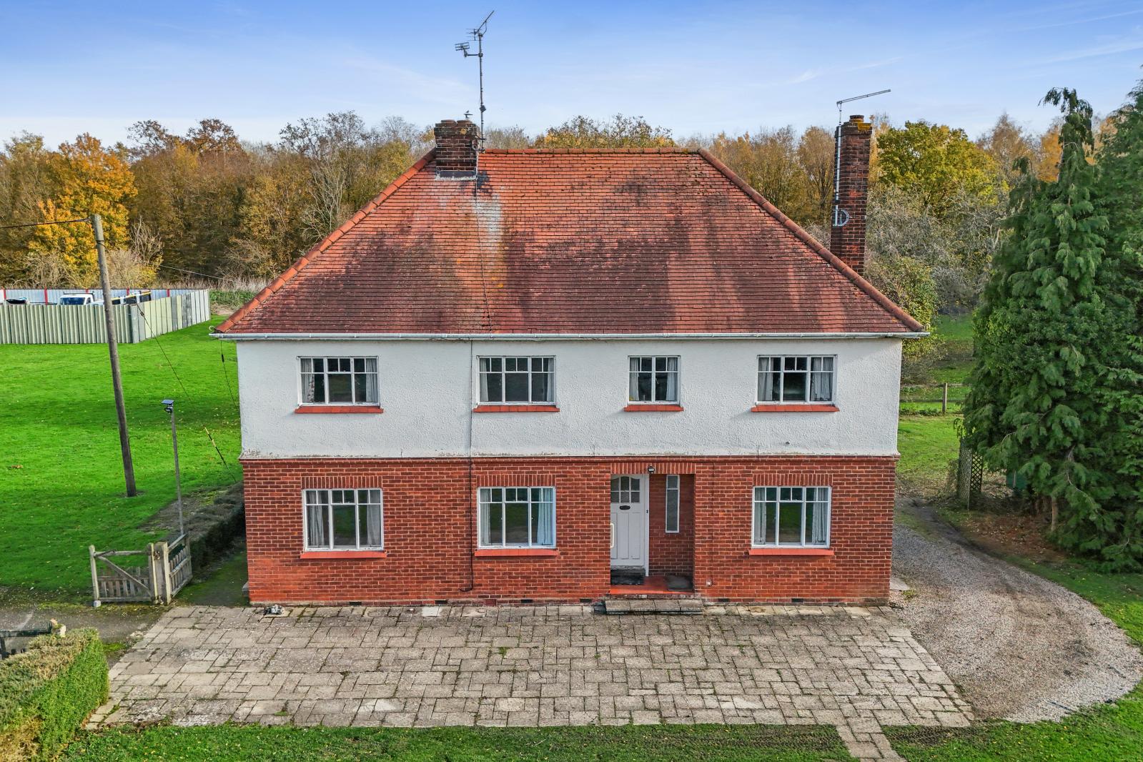 Detached House for sale with 4 bedrooms, High Easter Road, Leaden ...