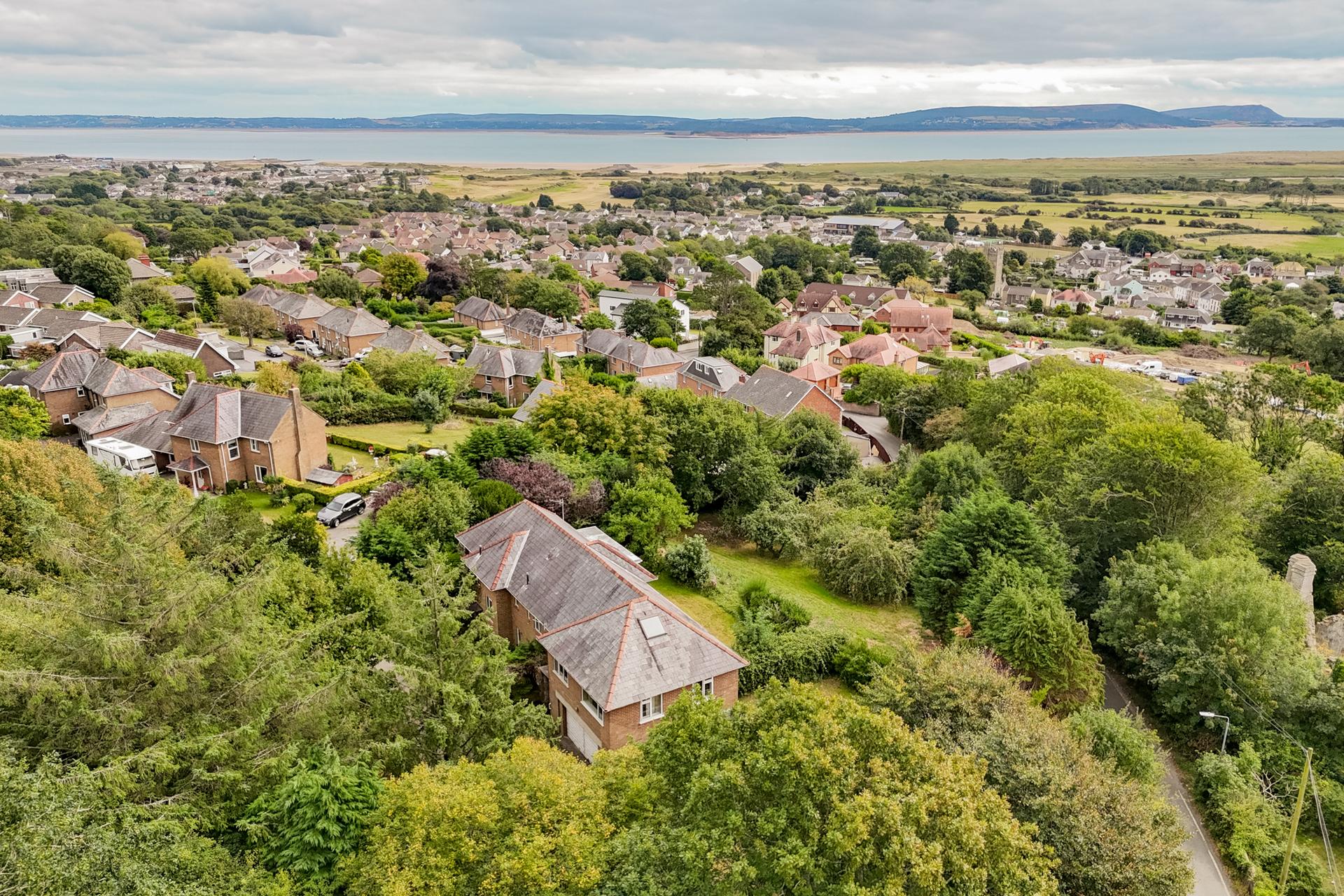 Obhoho Detached House for sale with 7 bedrooms, Fairways, 22 Ar Y Bryn | Fine ...