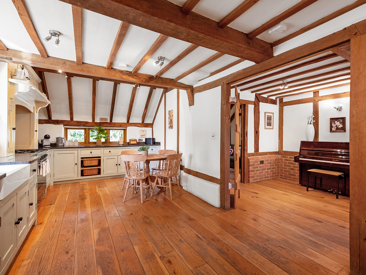 Barn Conversion for sale with 5 bedrooms, Lake End Road Dorney Windsor ...