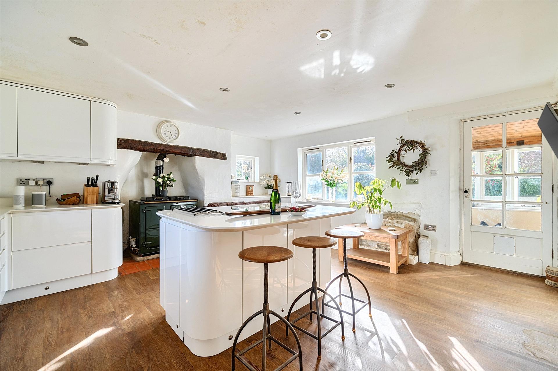 property-img