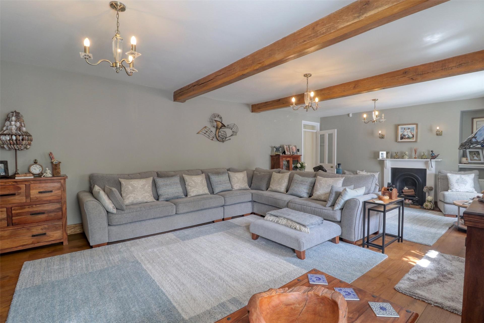 property-img