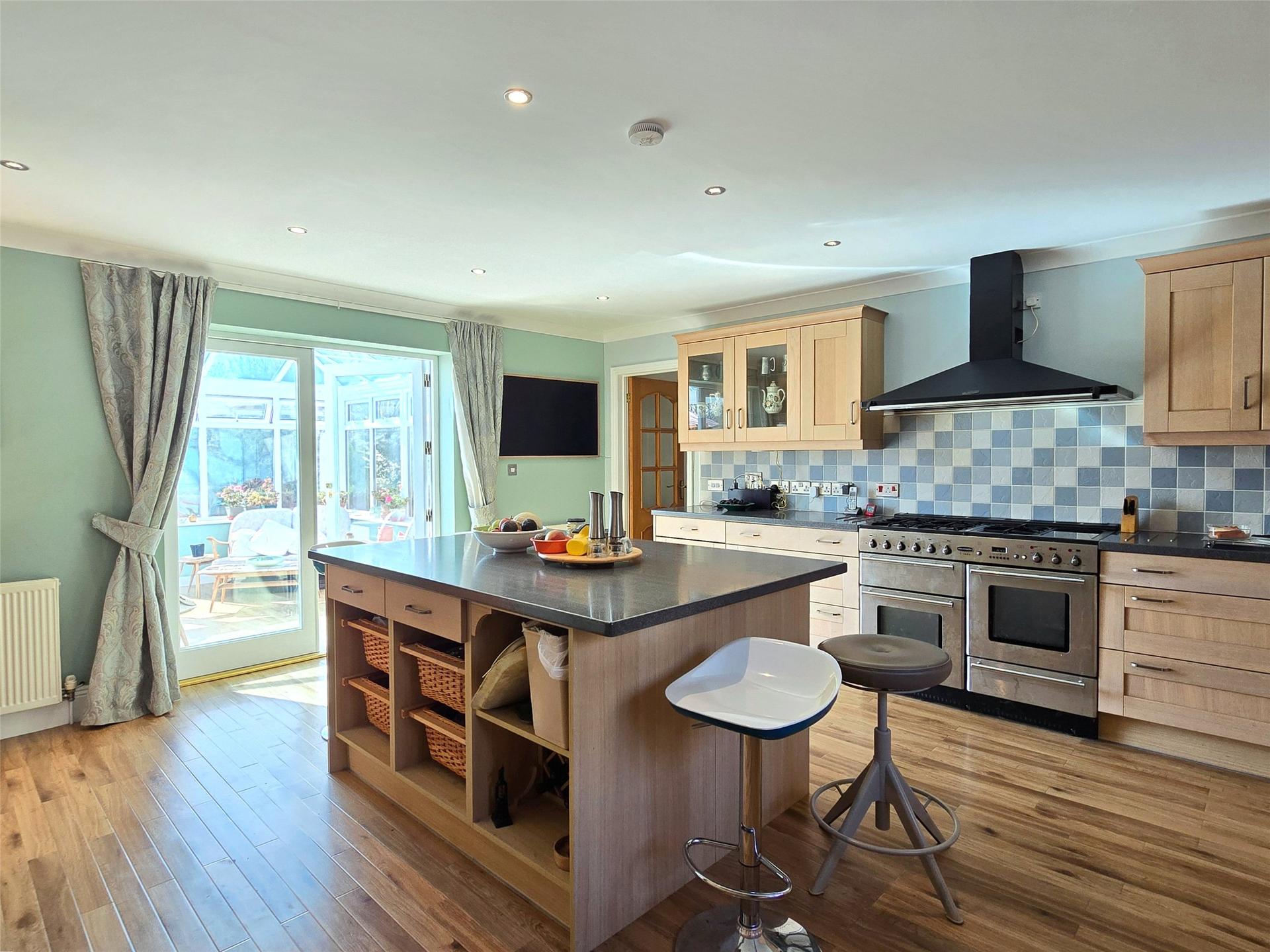 property-img