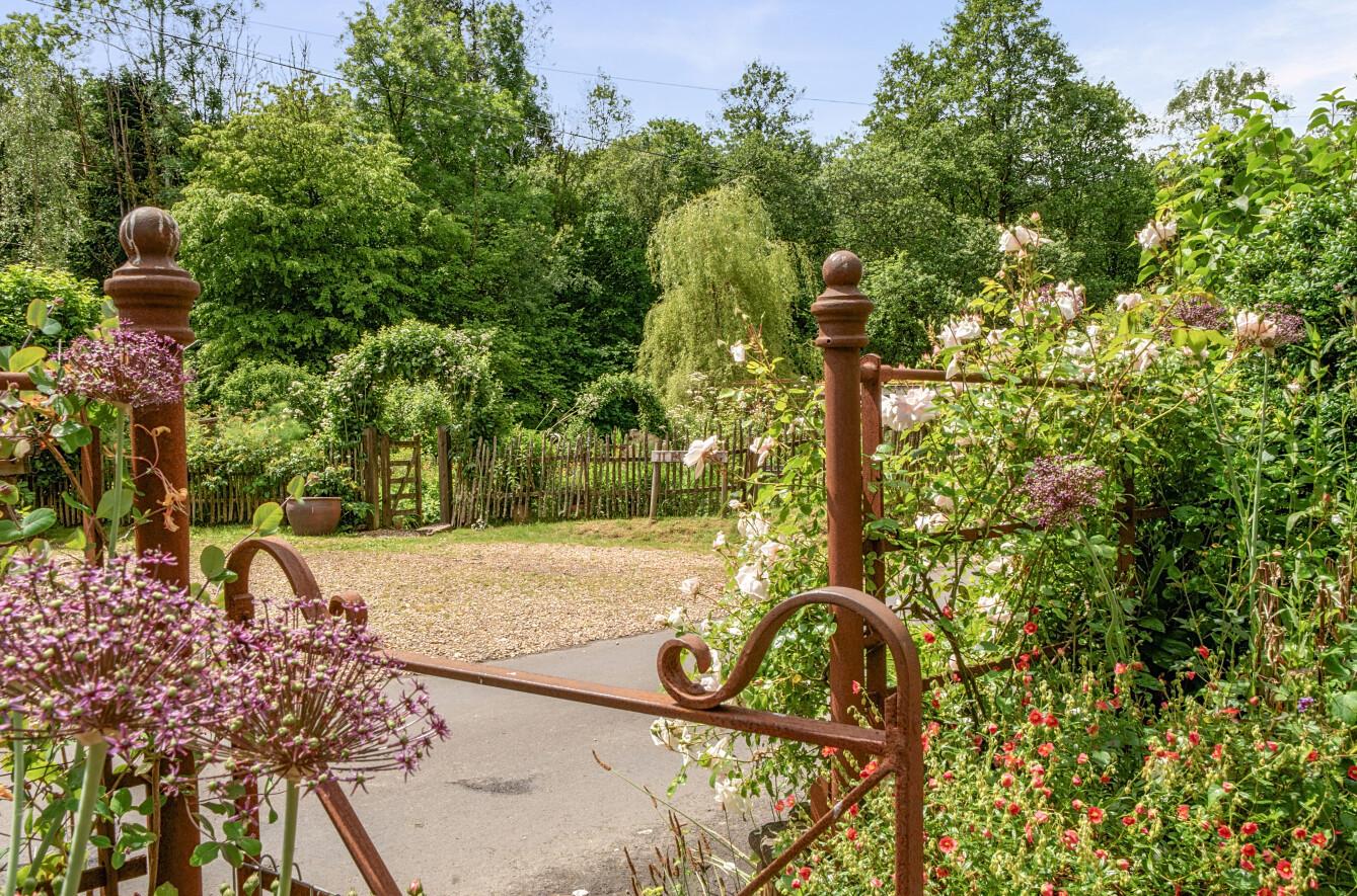 property-img