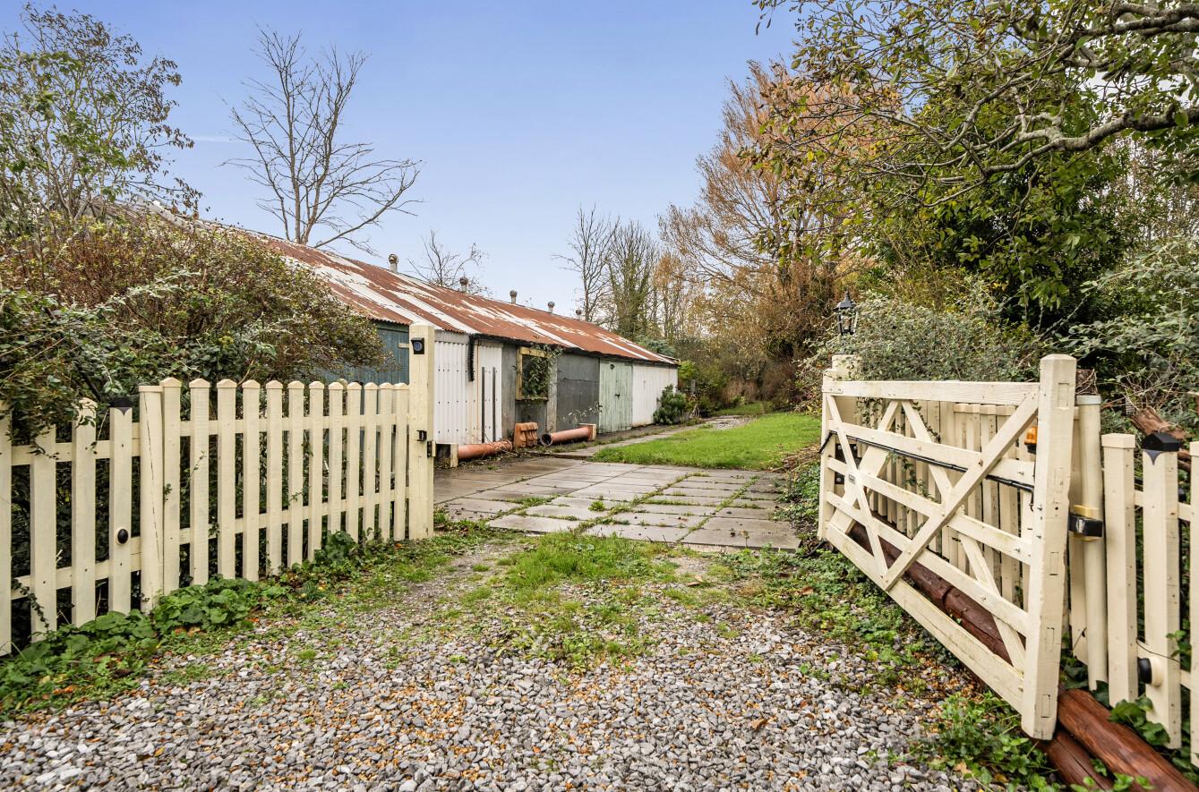 property-img